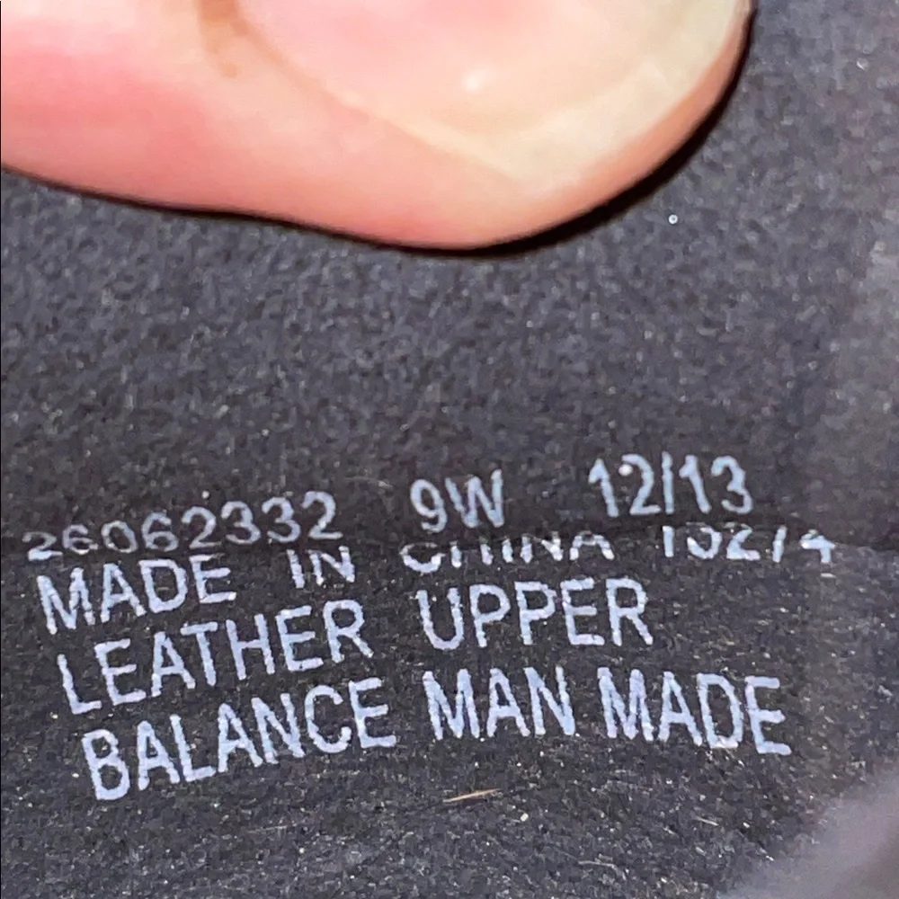 Clark’s Active Air Artisan Black Leather Women's Heels/Pumps. Size 9 Wide.